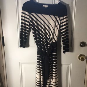 NY & Company Stretch 3 quarter sleeve black & white striped belted dress size XS